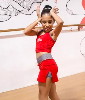 Dança estilo Camdance para adolescentes